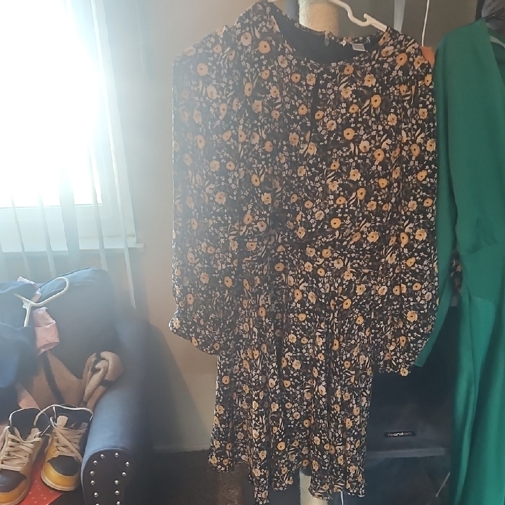 London Times Black and Yellow Floral Dress